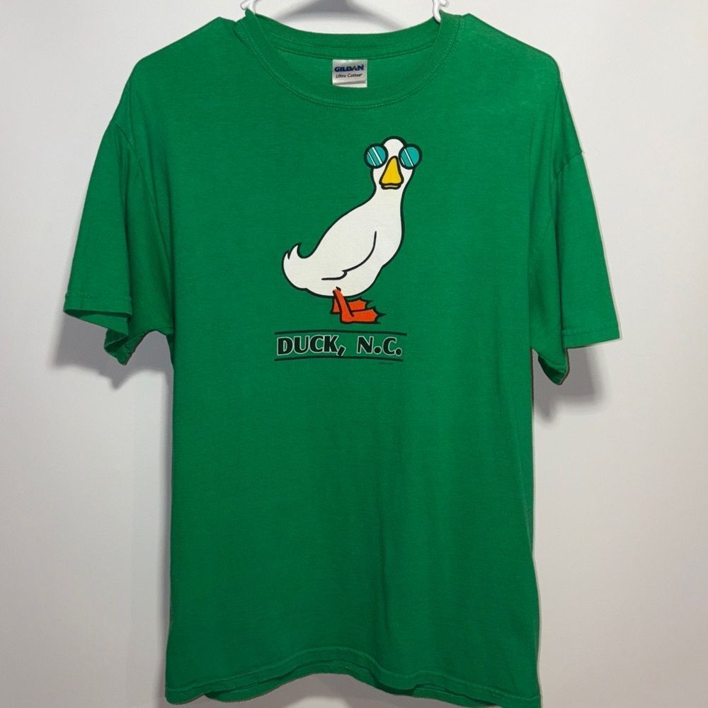 Gildan Green T-Shirt with Cool Duck Graphic